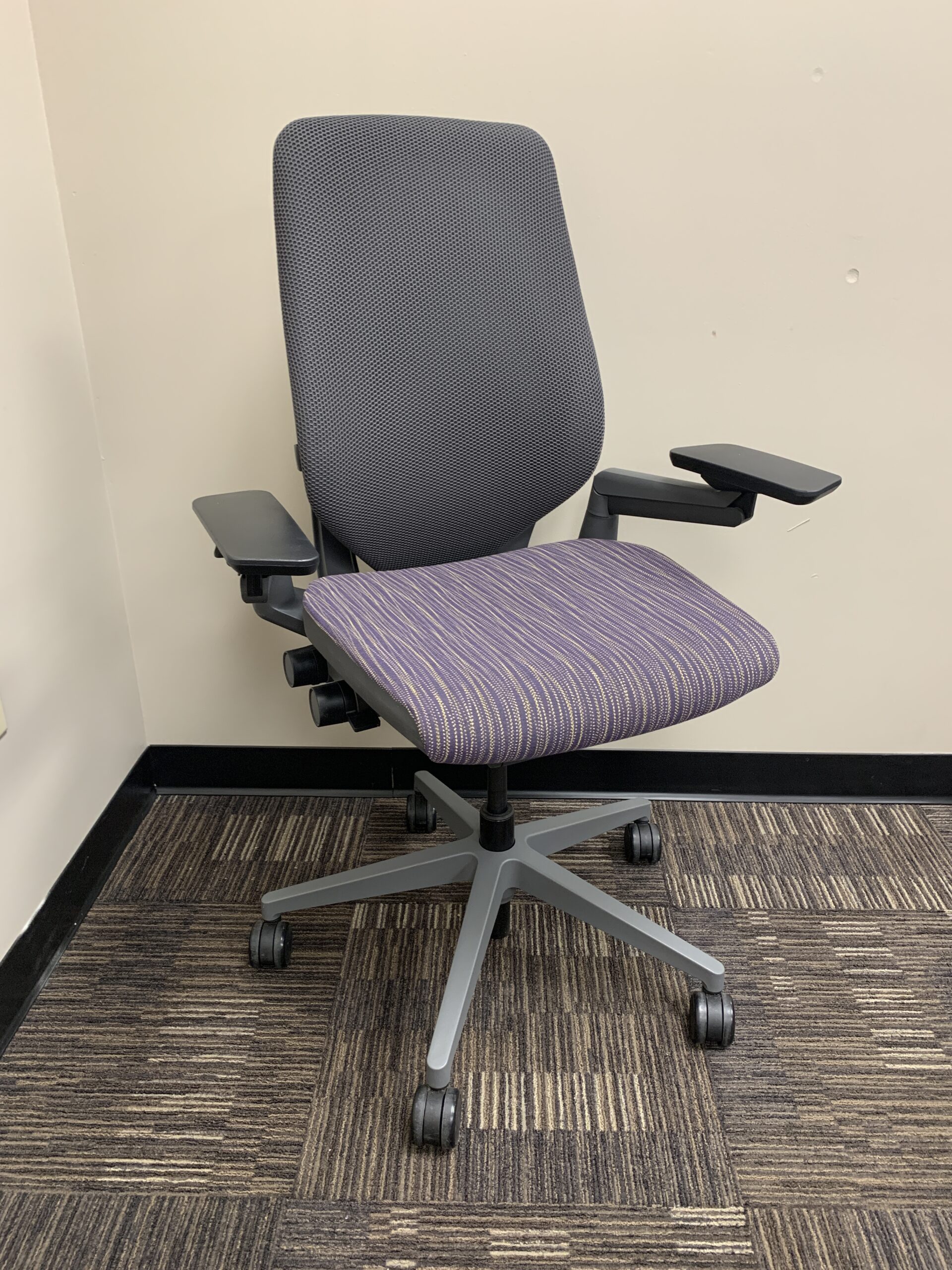  Steelcase Gesture Office Chair - Ergonomic Work Chair