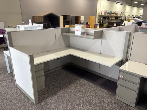 Used Steelcase Answer 6x6 Cubicle with closing wing panel - Image 2