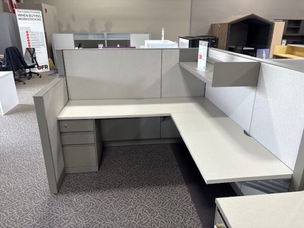 Used Steelcase Answer 6x6 Cubicle with closing wing panel - Image 3