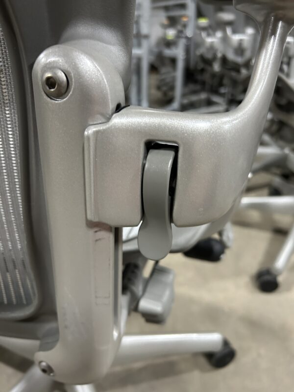 Used Herman Miller Aeron in Smoke grey arm detail