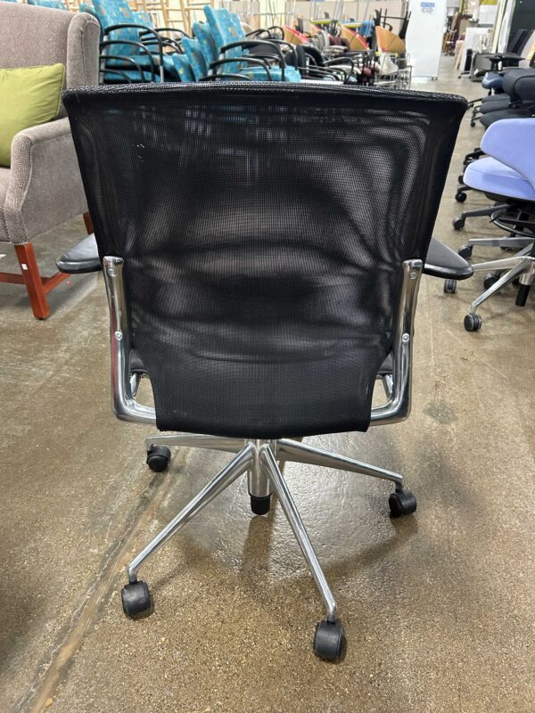Used Vitra Meda Conference Chair - Image 5