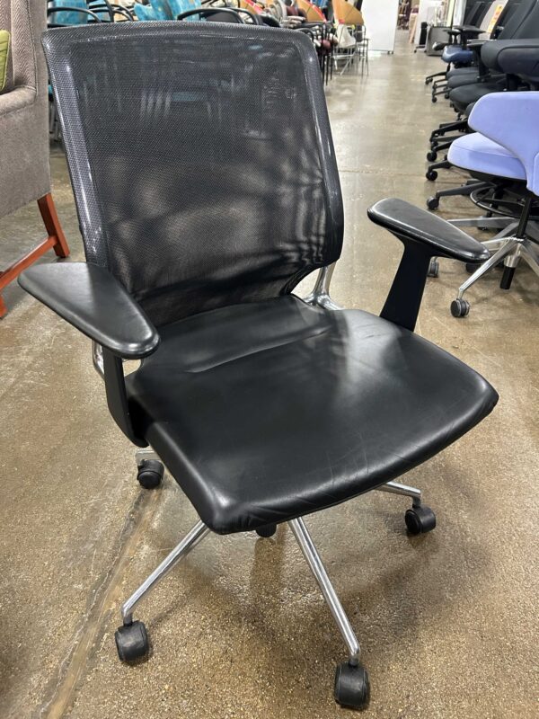 Used Vitra Meda Conference Chair