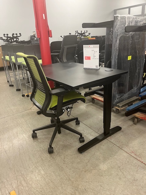 Uplift Standing Desk