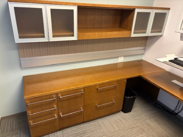 Used Gunlocke U Shape Desk - Image 3