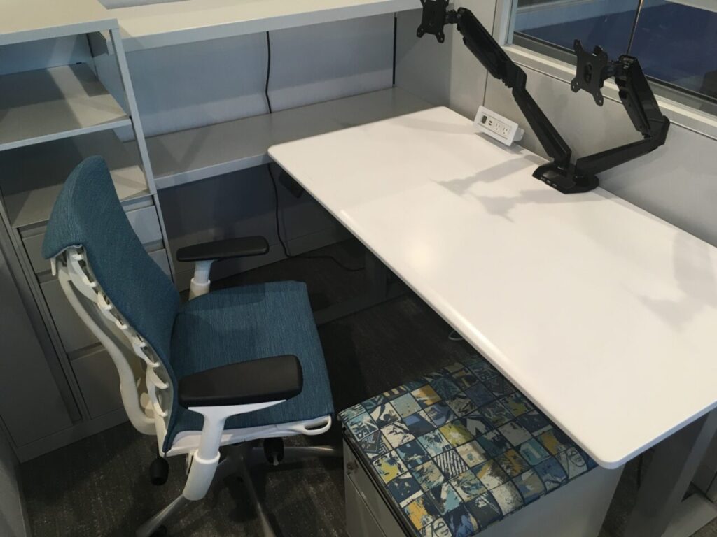 used and refurbished office furniture 