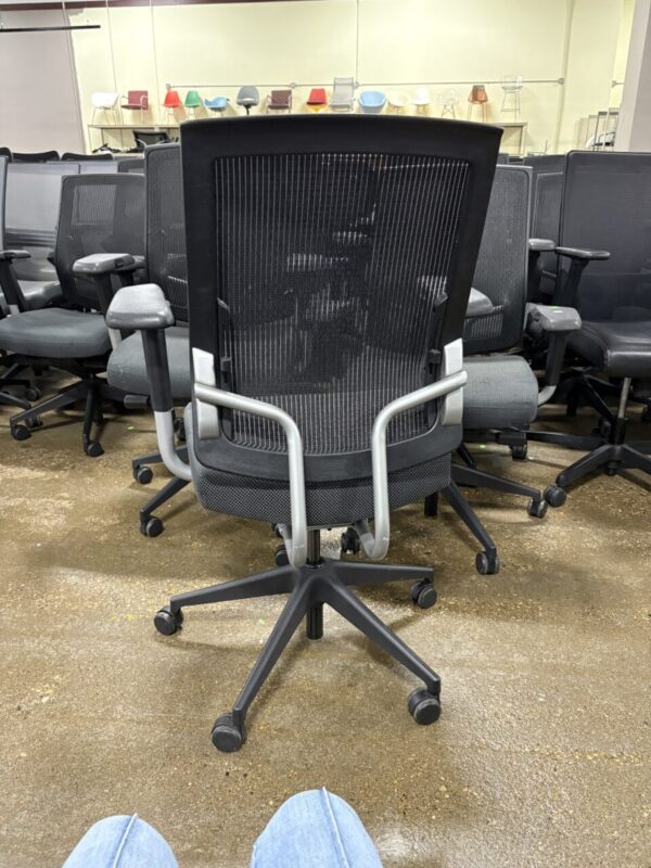 Used SitOnIt Focus Mesh Desk Chair in Black - Image 3