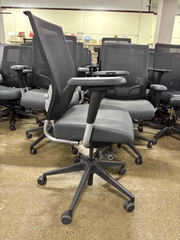 Used SitOnIt Focus Mesh Desk Chair in Black - Image 2
