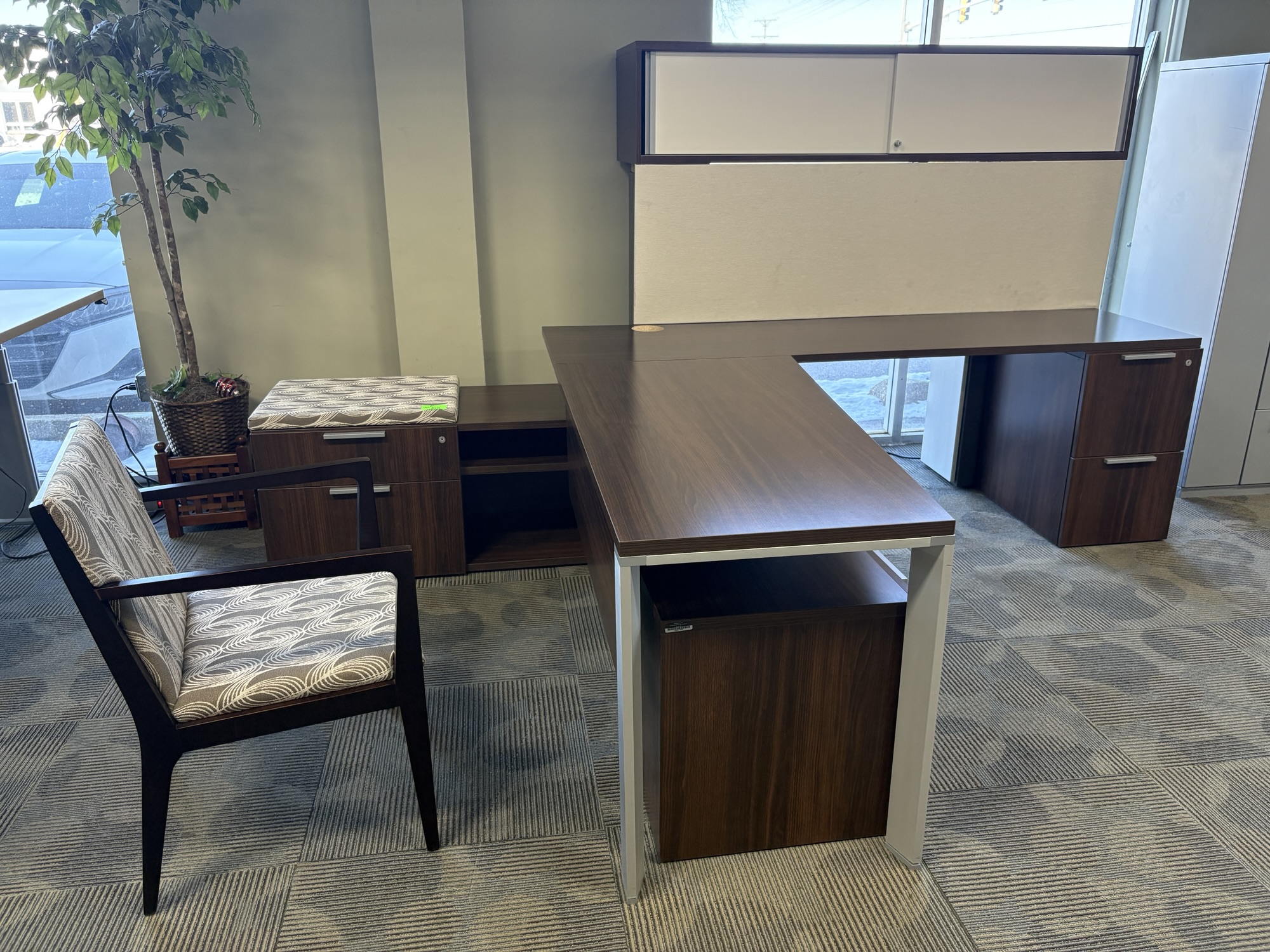 Used Teknion L-Desk with Overhead Storage & Credenza - Image 3