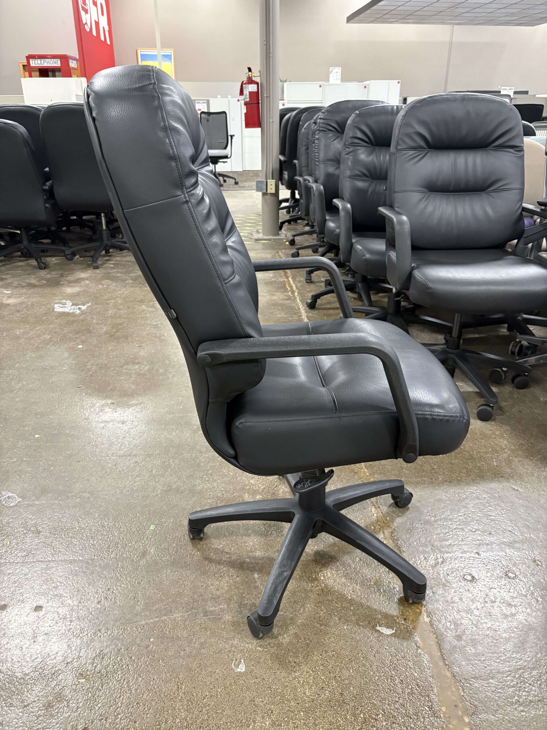 Used Hon Pillow-Soft Ergonomic Executive High Back Conference Chair - Image 3