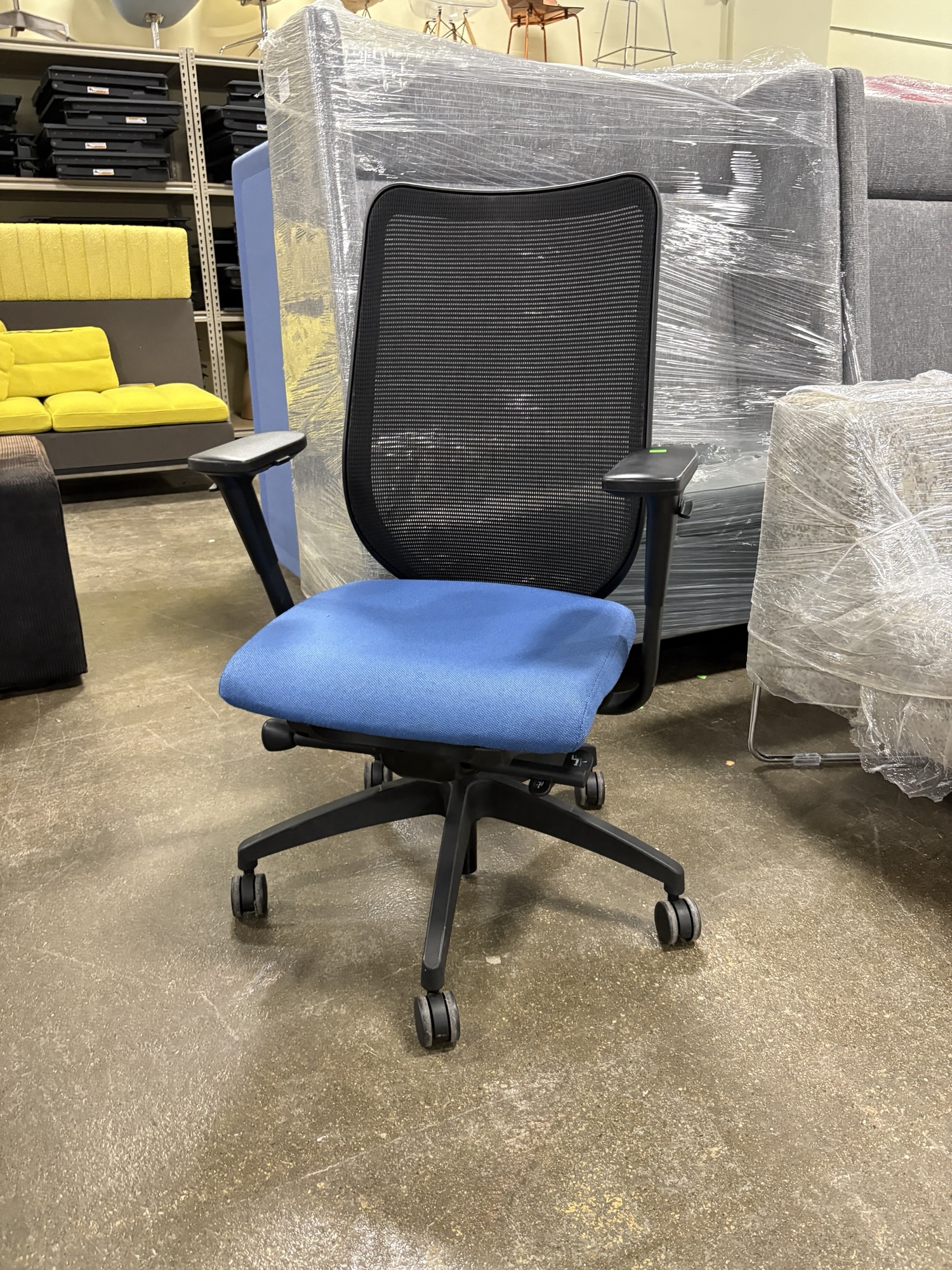 Used Hon Nucleus Ergonomic Mesh Desk Chair - Image 5