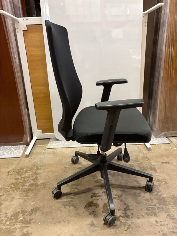 Used Vari Foundation Desk Chair - Image 2