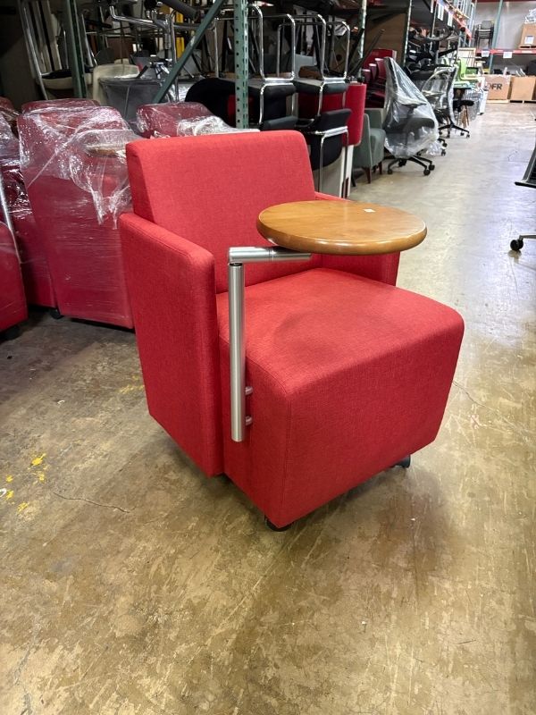 Used Gunlocke Roundabout Mobile Club Chair with 360 Tablet - Image 4