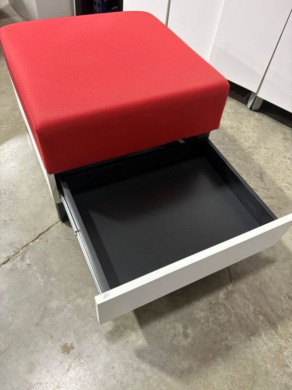 Allsteel Involve ottoman
