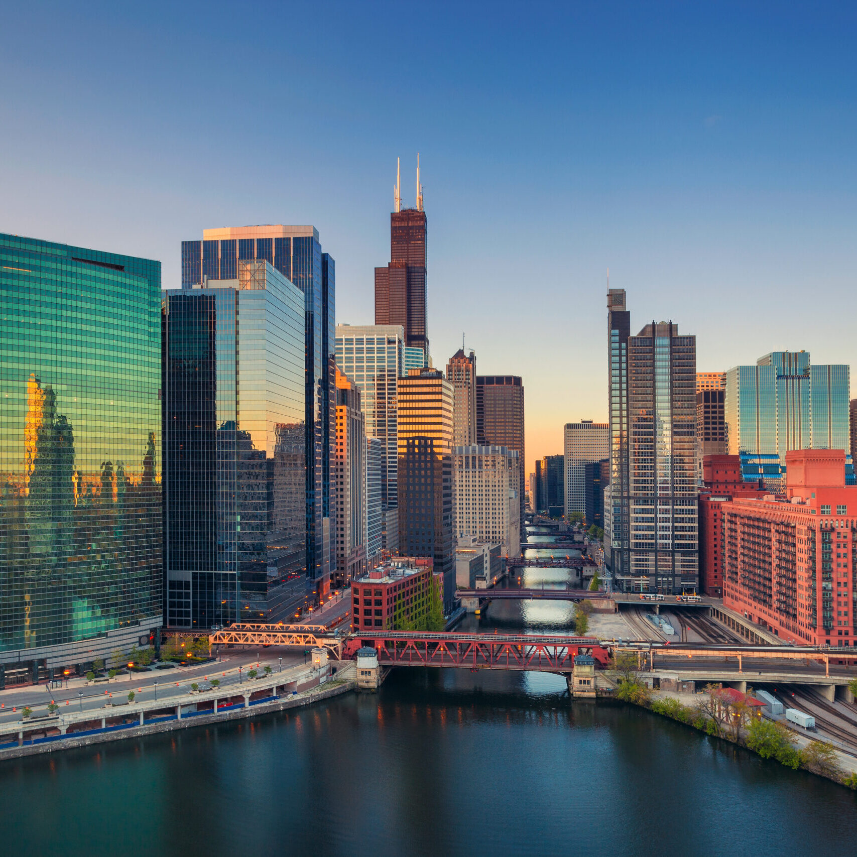 Chicago,At,Dawn.,Cityscape,Image,Of,Chicago,Downtown,At,Sunrise.